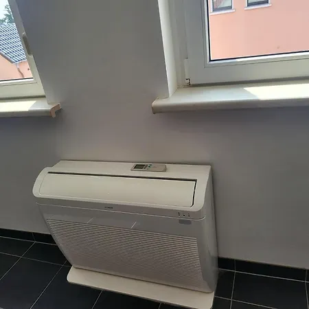 Lounge An Der Feuerwache Mit Aussenbereich Mit Klimaanlage Lägenhet *