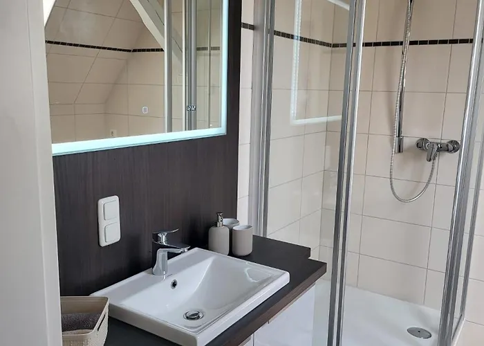 Lounge An Der Feuerwache Mit Aussenbereich Mit Klimaanlage *